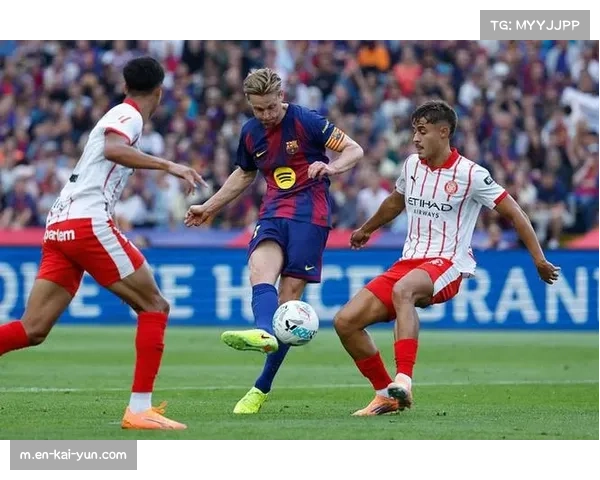 佩德里巴萨中场核心 组织传球掌控比赛节奏